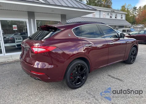 2017 Maserati Levante z USA, uszkodzony, nr VIN ZN661XUS6HX221843
